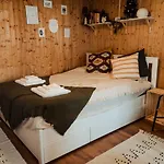 Mandulás A Kisház Dézsával és Kilátással A Balatonra Apartamento *