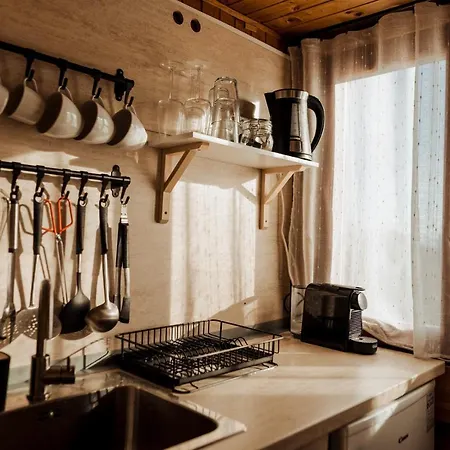 شقة Mandulas A Kishaz Dezsaval Es Kilatassal A Balatonra *