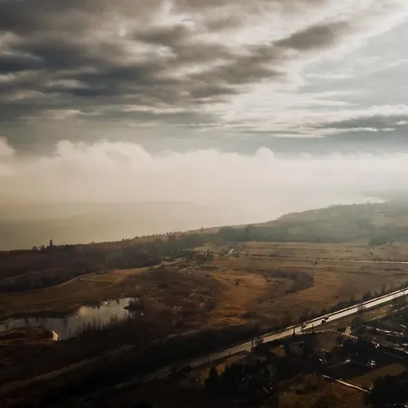 Apartament Mandulas A Kishaz Dezsaval Es Kilatassal A Balatonra *
