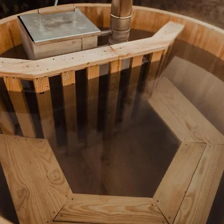 شقة Mandulas A Kishaz Dezsaval Es Kilatassal A Balatonra *