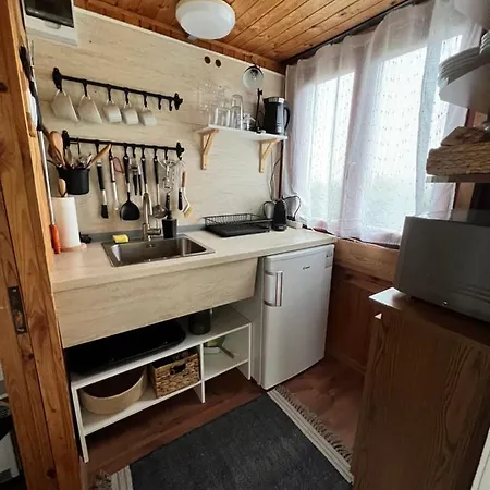 Apartmán Mandulas A Kishaz Dezsaval Es Kilatassal A Balatonra Balatongyörök