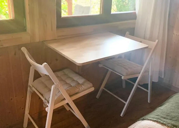 Mandulas A Kishaz Dezsaval Es Kilatassal A Balatonra Balatongyörök